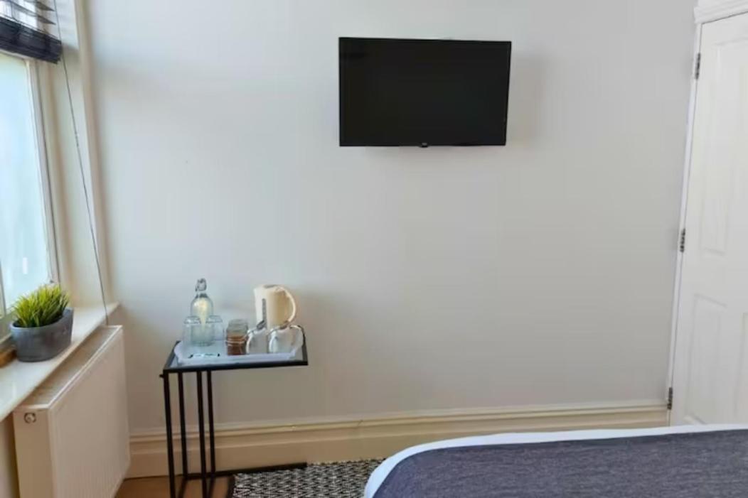 Stylish Double Room In City Centre - Shared Bathroom - Parking Preston  Extérieur photo