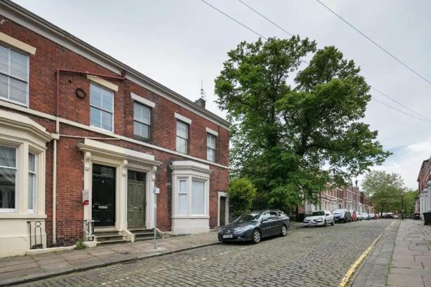 Stylish Double Room In City Centre - Shared Bathroom - Parking Preston  Extérieur photo